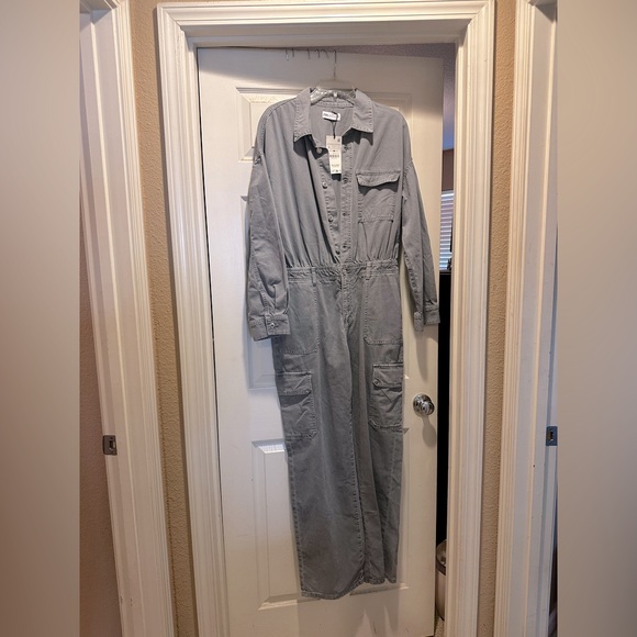 Zara TRF washed effect denim jumpsuit
New with tags - Picture 5 of 7